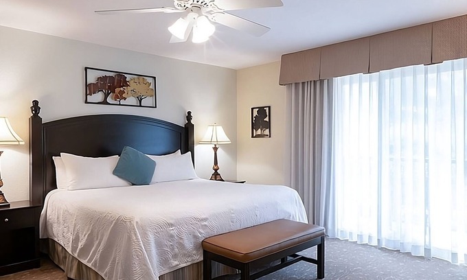 San Diego Country Estates Hotel | A Place You'll Surely Enjoy! 2 Relaxing Units, Free Parking, Full Kitchen!