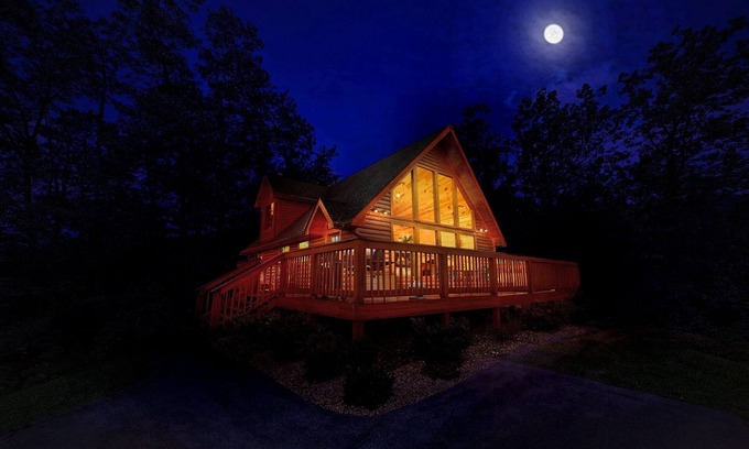 Pittman Center Cabin | A Postcard View of the Mountains from this screened in porch cabin!