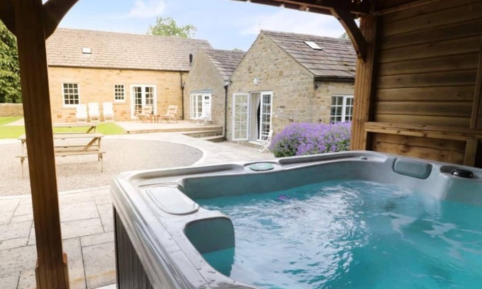 Greta Bridge Cottage | A pretty stone built cottage offering luxury accommodation with sauna & hot tube