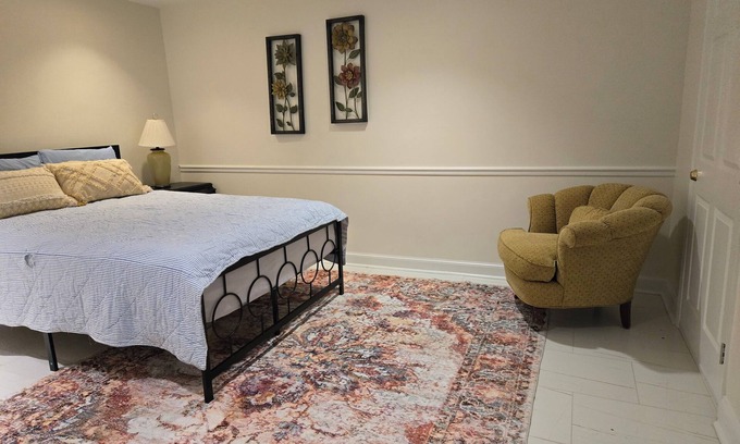 Brookeville House | A private and peaceful oasis with all amenities in quiet scenic Brookeville
