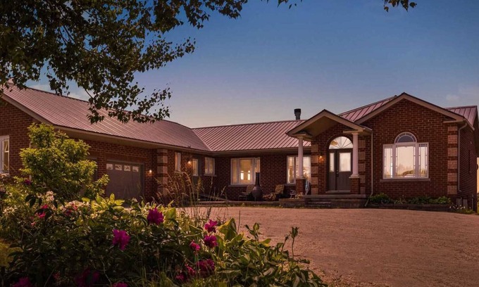 Mono House | A Private County Retreat on 35 acres!