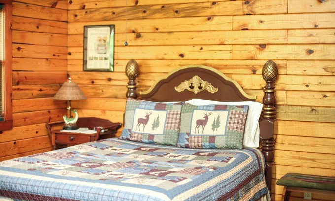 Davisville Cabin | A Private Retreat to Escape the Busyness of Life
