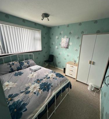 Netley Bed & Breakfast | A private room in Netley