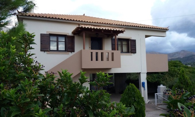 Papadhianika House | A privileged home for people who love nature.