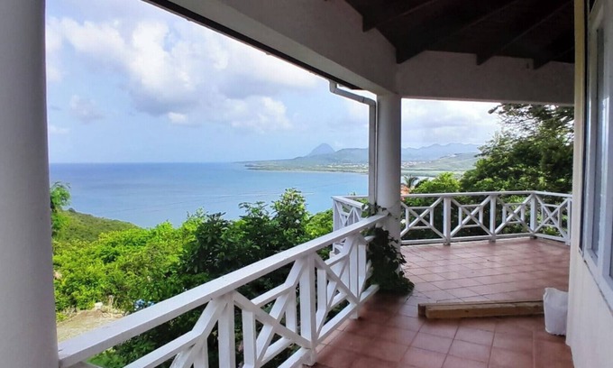 Vieux Fort Bed & Breakfast | A Quiet Escape-Cozy Private Room Retreat: AC, Near Airport, Beach & Dining