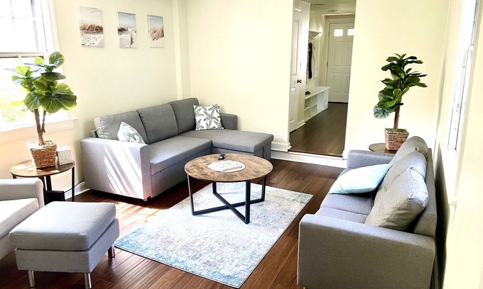Stonington Apartment | A quiet hidden gem in Stonington Borough with a huge back yard