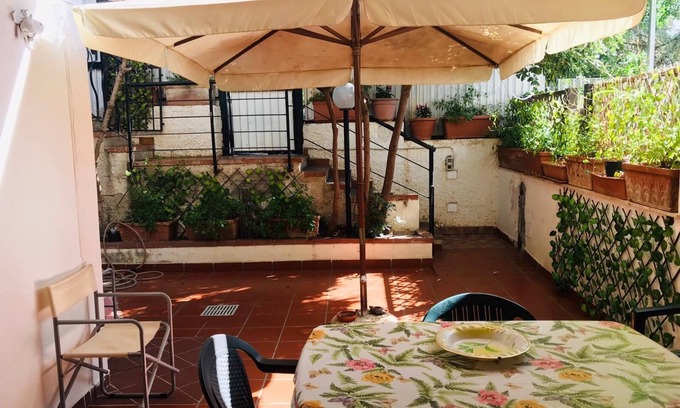 Mondello Villa | a quiet little house in Mondello