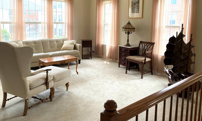 Gaithersburg Condo | A Quiet Luxury Condo in Kentlands - Walk to Restaurants, Movie Theater, Shops