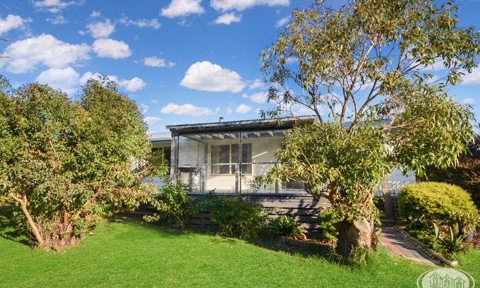 Allestree House | A quiet retreat just a stroll from the ocean