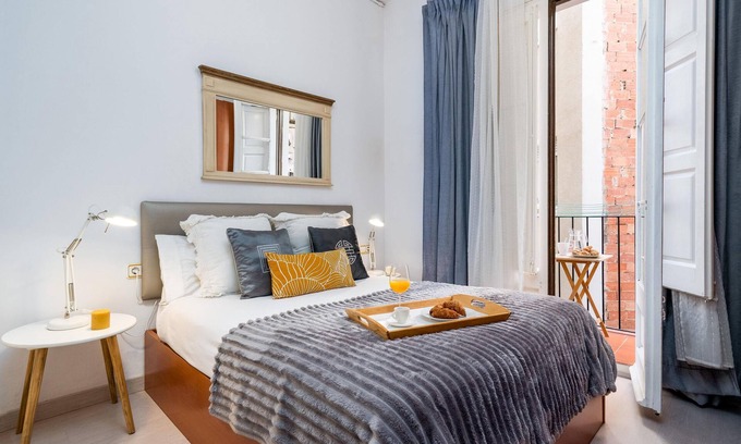 La Sagrada Familia Apartment | A rare find for those who like peace and quiet