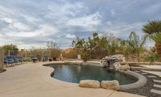 Continental Reserve House | A Real Gem- Your Modern Oasis Awaits! Pool/Indoor Sauna/Work Out Room