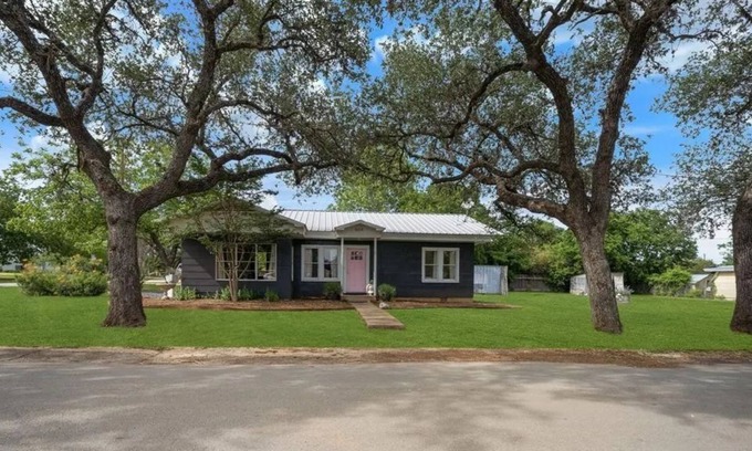 Johnson City House | A refuge from city life in the hill country roots of LBJ, a frontier President