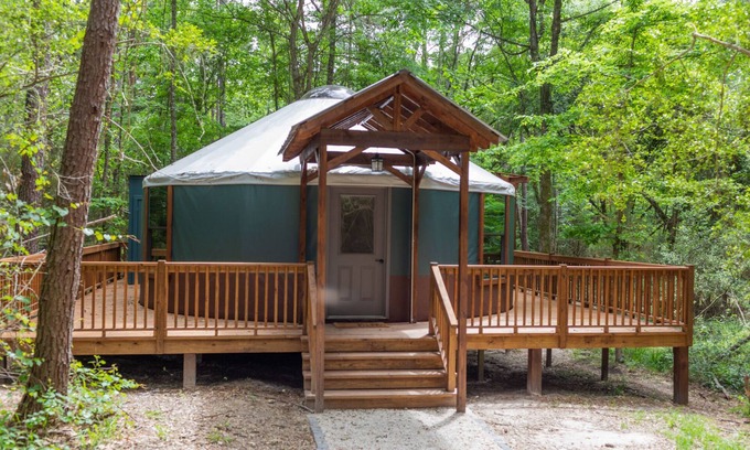 Livingston Cabin | A romantic and charming getaway, Two Creeks Crossing Resort
