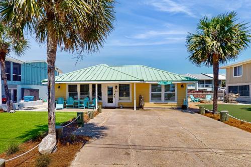Lower Grand Lagoon House | A Sandy Shore