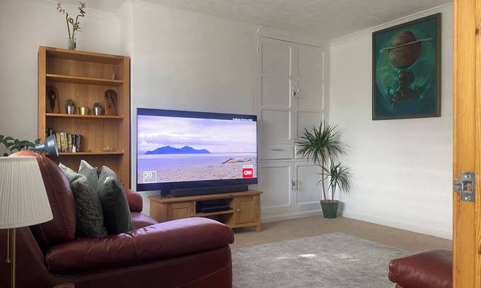 Radcliffe House | A Secure 3 bedroom family