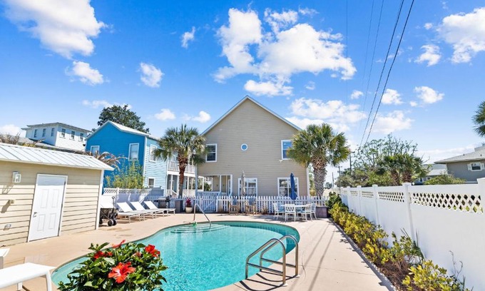 Village of Sugar Beach House | A Shore Bett By Stay on 30A, Private Pool, Golf Cart, Bikes