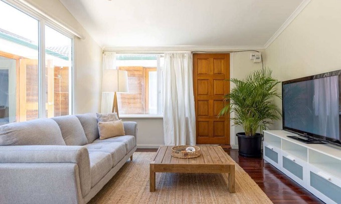 Kallaroo House | A short trip to the beach - Self Contained