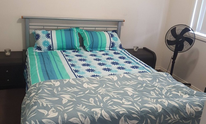 Wyndham Vale House | A single room is available in a spacious, well-furnished house.