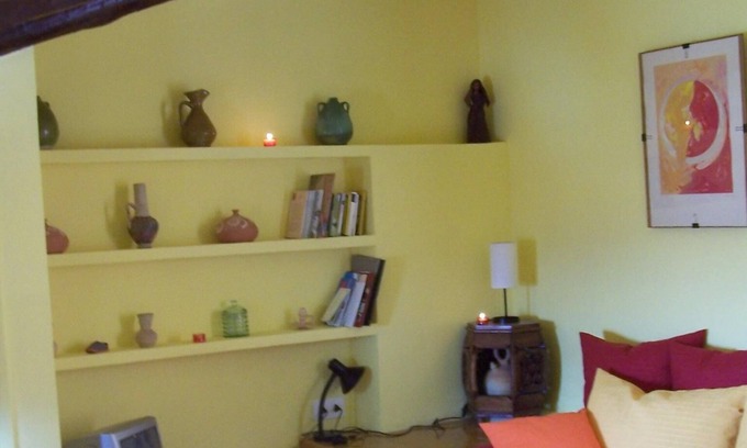 Agost Cottage | A small room with kitchen and bathroom