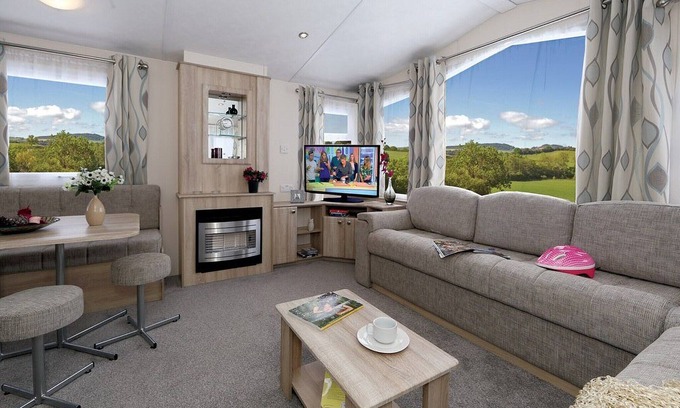 Caister-on-Sea House | A spacious caravan with one master double and one twin room.