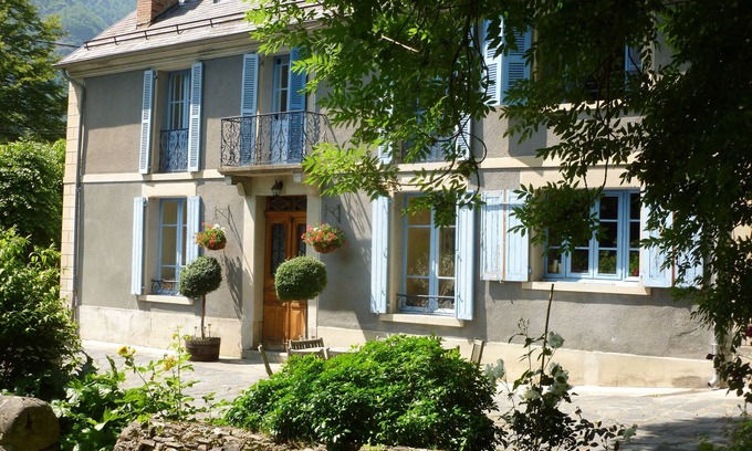Montauban-de-Luchon House | A Spacious, comfortable and welcoming old farmhouse
