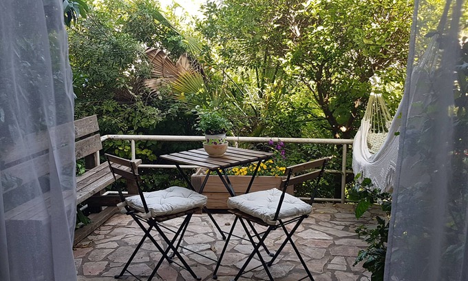 Kiryat Tiv'on Villa | A spacious Galilean villa -private yards,pampering jacuzzi,Country pool opposite