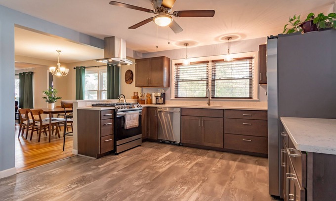 Nashua House | A spacious modern elegant 3 bedroom Ranch, Whole House located in South Nashua.