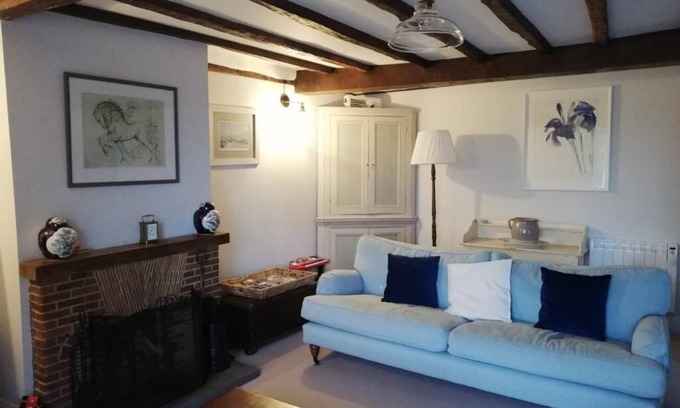 Tenterden Condo | A spacious modernised C17th listed apartment property, set up for 4 people