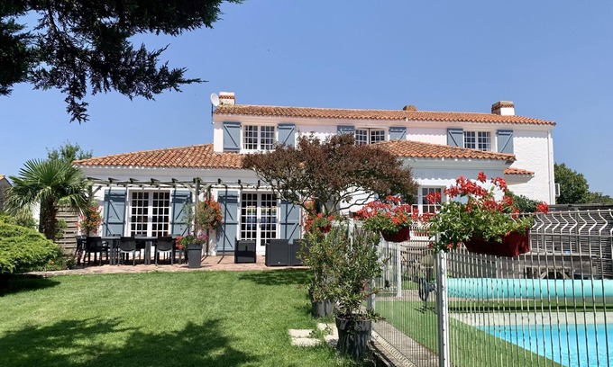 Longeville-sur-Mer Villa | A spacious villa for you all to finally be together after so long apart.