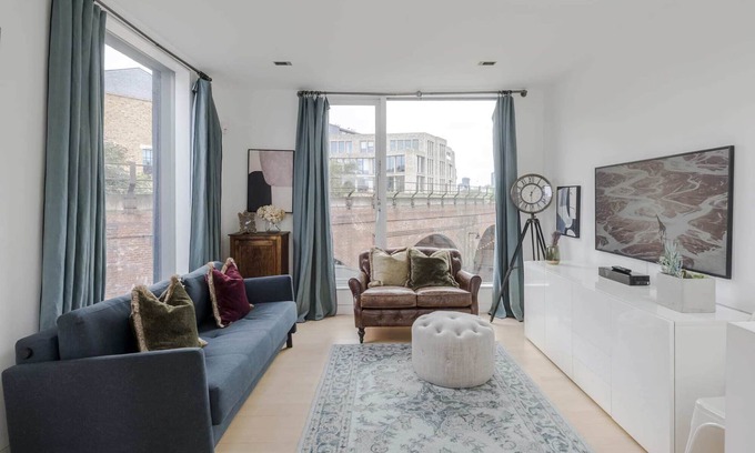 South Bank House | A Starry Starry Night - Borough - by Frankie Says