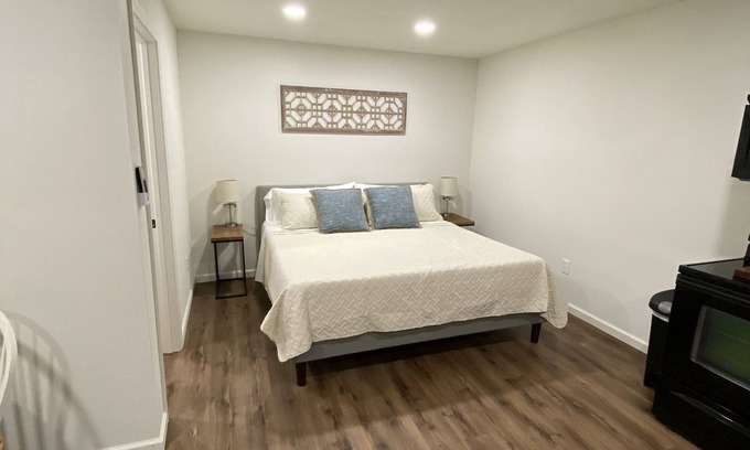 Rice County Apartment | A step off Sunderland, Cozy quiet 2 bed suite.