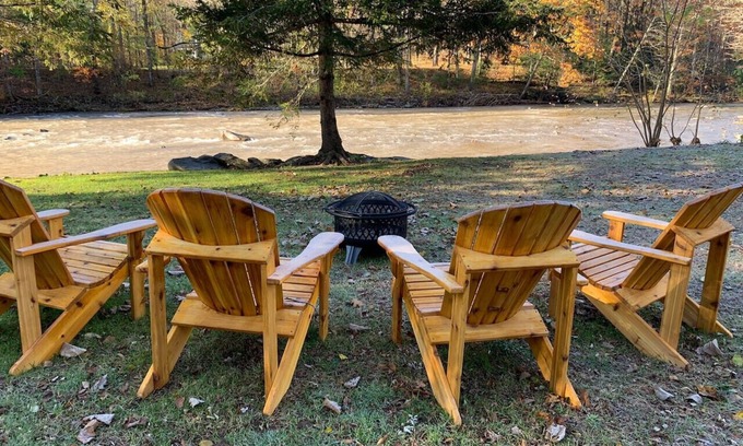 Phoenicia Cabin | "A Stone's Throw" Cabin on the Esopus Creek