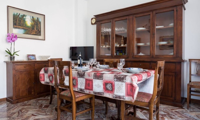 Parma Apartment | A stone's throw from the Hospital Apartment x6