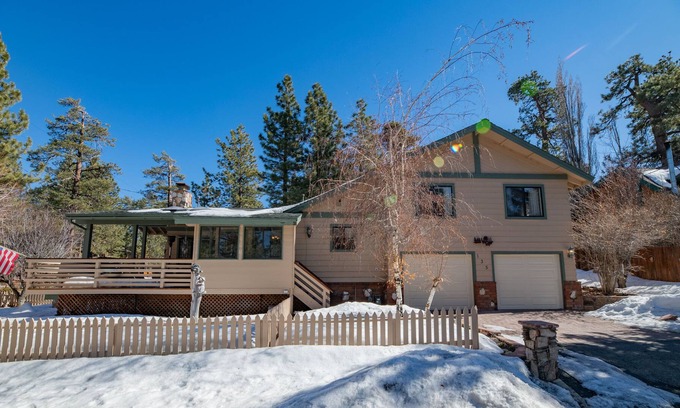 Patton Cabin | A Stones Throw - A spacious property in an unbeatable location at the end of Gilner point!