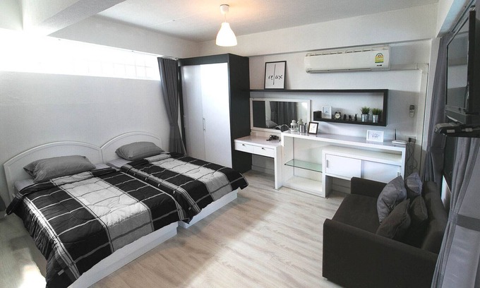 Samsen Nai Apartment | A Studio, 2 Beds, Free Wifi, 3 min to BTS Sanampao