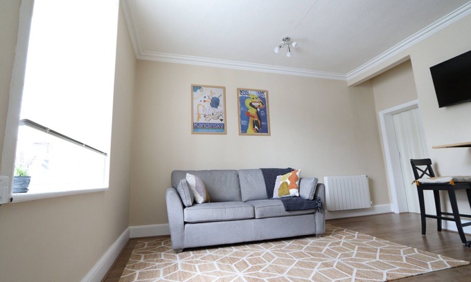 Stourport-on-Severn Apartment | A studio apartment in a 200-year old listed building in historic Stourport