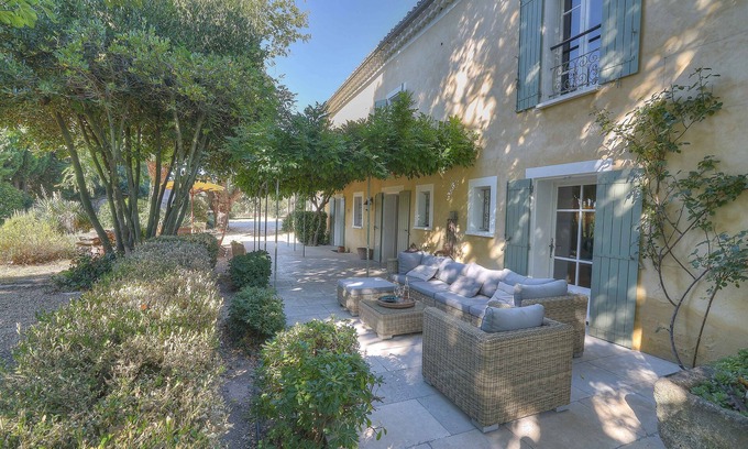 Saint-Quentin-la-Poterie House | A stunning family home, 5 minutes from Uzes and 30 minutes from Avignon.