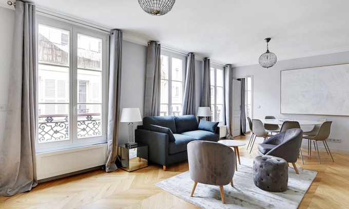Madeleine Apartment | A Stunning 2-BR/2BA in Opéra- Saint-Lazare