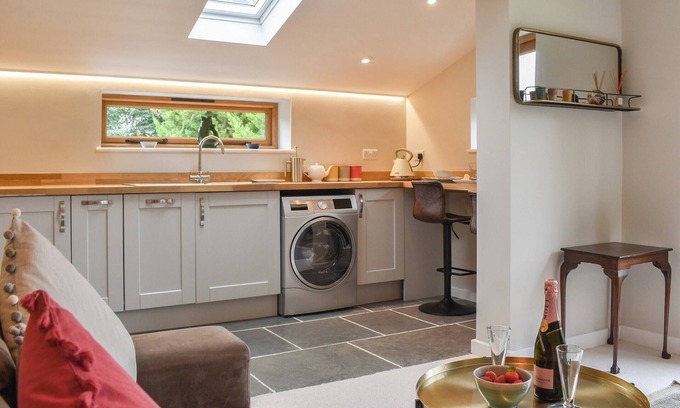 Mudford Cottage | A stunning cottage with wonderful views, the perfect retreat yet still near amenities.