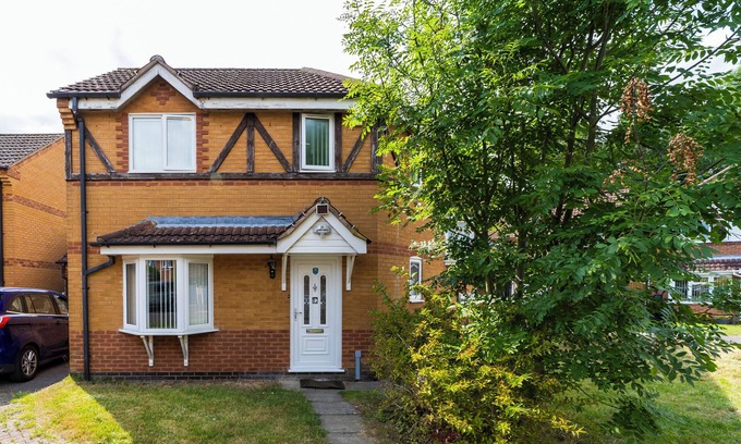 Oadby House | A Stunning Four Bed House in Posh Oadby, Leicester