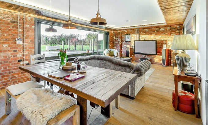 Faversham Cottage | A stunning property that has been furnished, decorated, and kitted out to a very high standard.