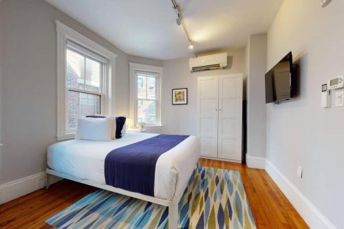 Griggs Park Apartment | A Stylish Stay w/a Queen Bed, Heated Floors. #22