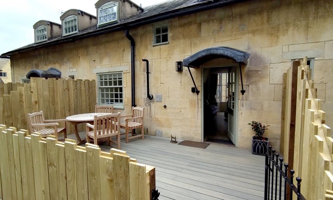Winchcombe Cottage | A sudeley castle cottage that sleeps 3 guests in 2 bedrooms
