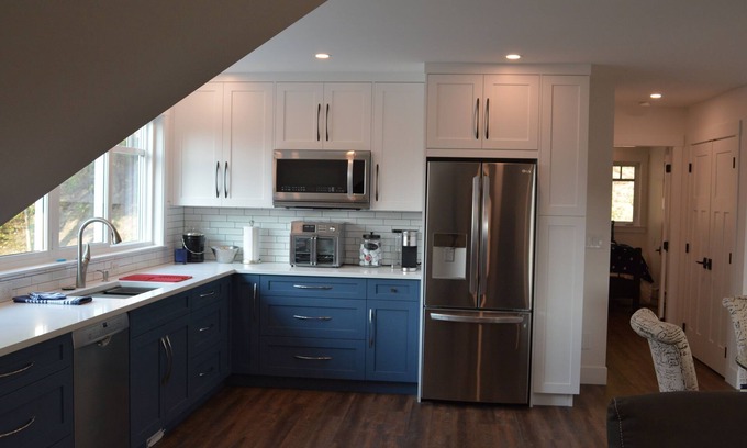 Blind Bay Apartment | A Suite Above! Enjoy privacy, great views, private deck, hot tub & nearby beach!