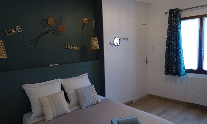 Venterol Bed & Breakfast | A sunny haven of peace with seasonal swimming pool