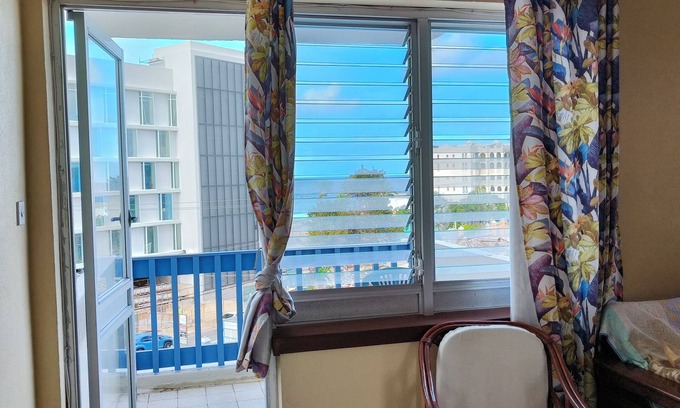Bayville Apartment | A super secure home from home for the discerning traveller to relax in.
