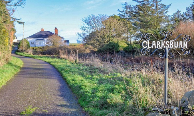 Monreith Cottage | A superb 4 bedroomed cottage with glorious gardens and stunning sea views.