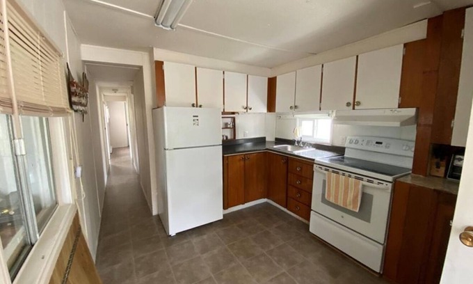 Port Hardy House | A Sweet Home Away from Home (MB 01)
