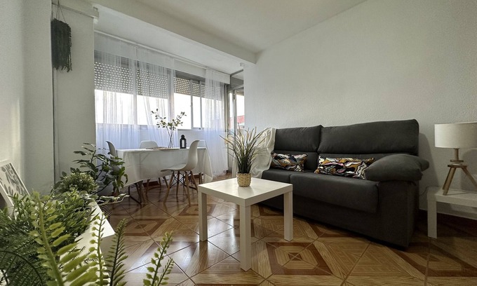 Villaverde Apartment | ¡A tan Solo 15 Minutos del Centro de Madrid!, Magnifico Apartamento