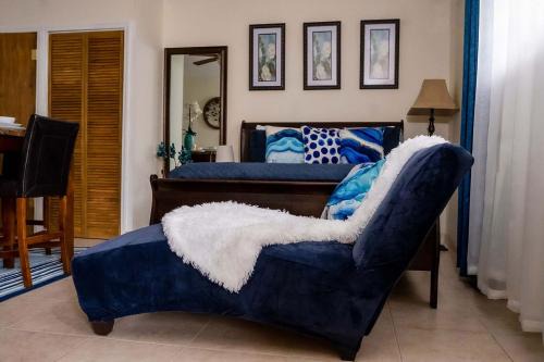 Nassau Apartment | A Taste of Paradise - Vacation Rentals close to US Embassy & Restaurants